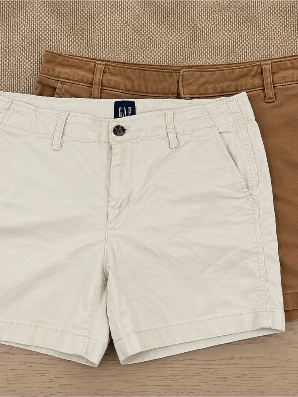 ⭐️ GAP and Banana Republic Chino Women's Shorts Bundle - Picture 2 of 13